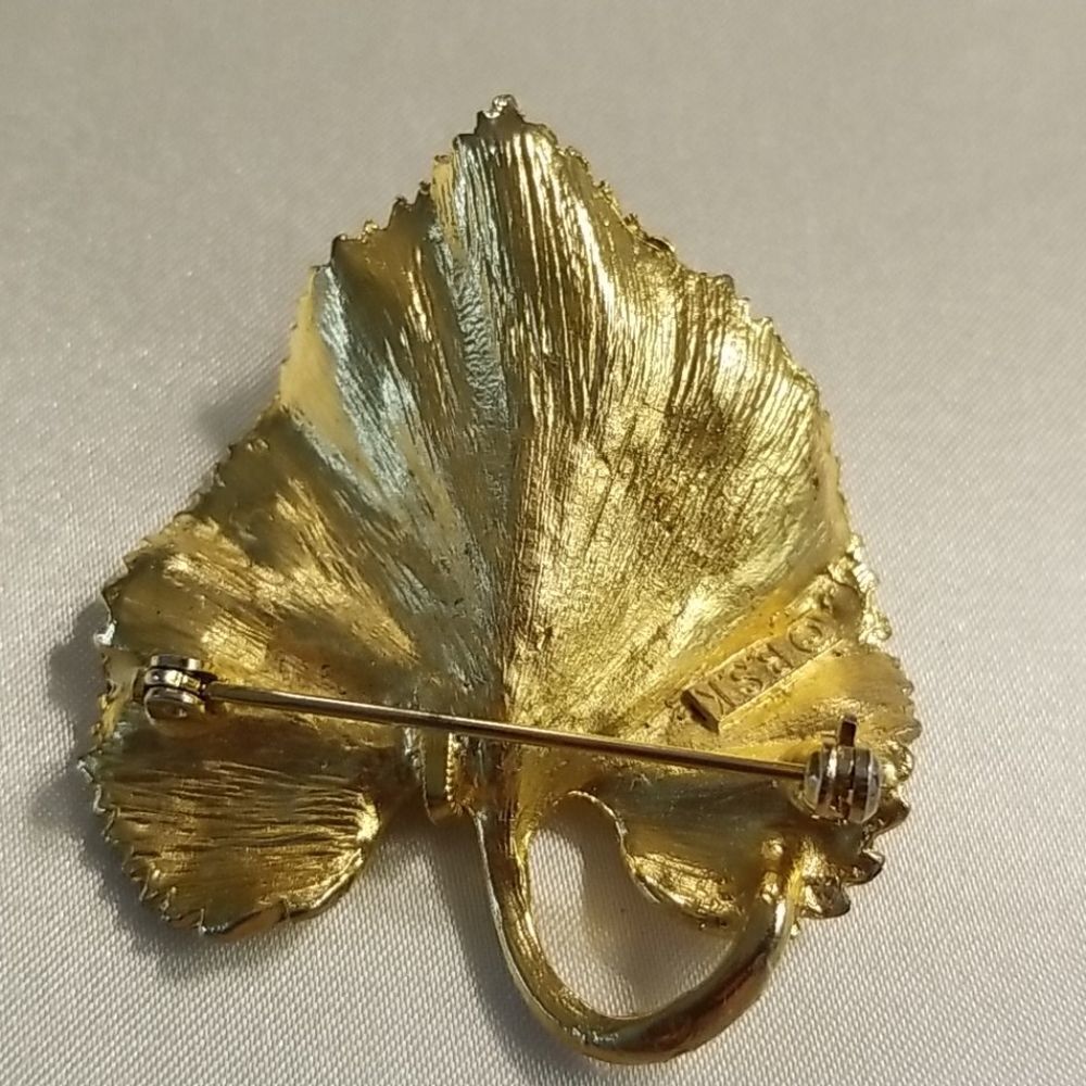 Vintage goldtone brooch - Picture 8 of 8